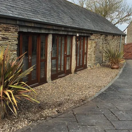 Re-imagined Stone Barns In The Country Near The Coast Alojamento de Turismo Rural