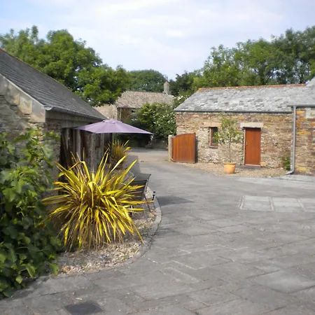 בית חווה Re-imagined Stone Barns In The Country Near The Coast פדסטואו