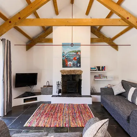 Re-imagined Stone Barns In The Country Near The Coast בית חווה פדסטואו